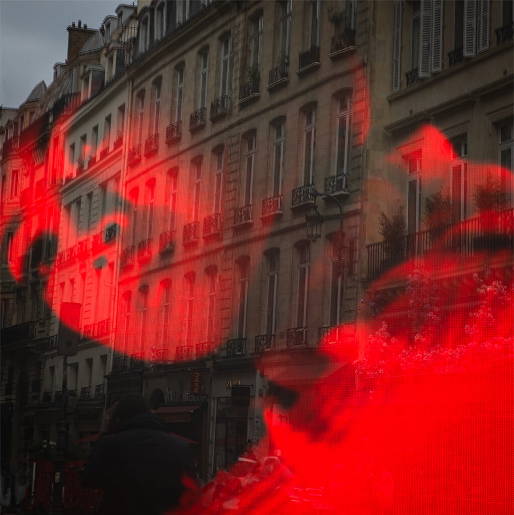 Catherine.Azzi - Rouge en ville